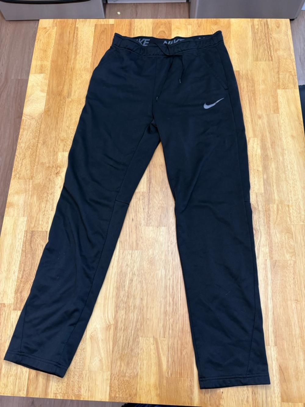 Nike Men's Black Sweatpants Joggers with Grey Swoosh